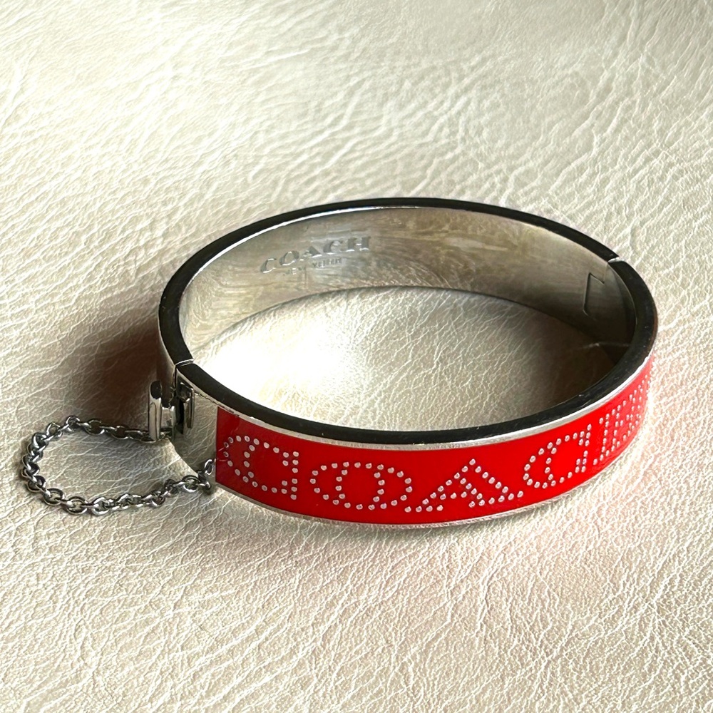 Vintage Coach Red Enamel Logo Bangle Bracelet – Hinged with Safety Chain 7” - Picture 8 of 13